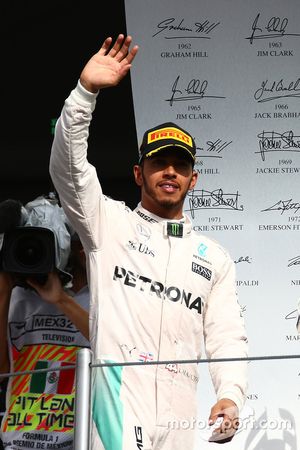 Podium: race winner Lewis Hamilton, Mercedes AMG F1