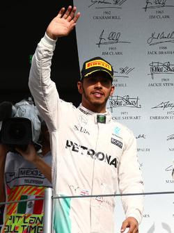 Podium: race winner Lewis Hamilton, Mercedes AMG F1