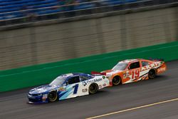 Elliott Sadler, JR Motorsports Chevrolet, Daniel Suarez, Joe Gibbs Racing Toyota