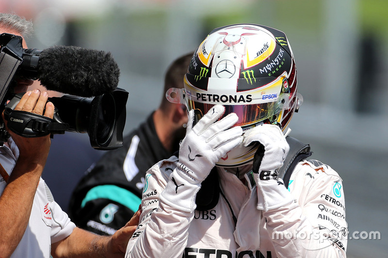 Le poleman Lewis Hamilton, Mercedes AMG F1 Team