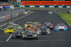 Start action #7 Absolute Racing Bentley Continental GT3: Adderly Fong, Andrew Kim leads