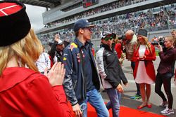 Daniil Kvyat, Red Bull Racing with Sergio Perez, Sahara Force India F1 on the drivers parade