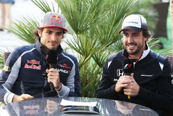 Fernando Alonso, McLaren y Carlos Sainz Jr., Scuderia Toro Rosso