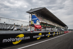 Motorsport.com trackside banners