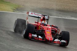 Sebastian Vettel, Ferrari, teste les pneus Pirelli 2017