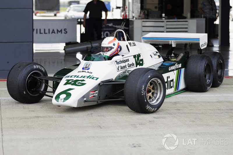 Marin Brundle tests the six-wheeled FW08