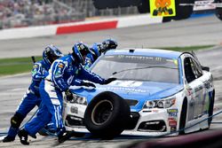 Dale Earnhardt Jr., Hendrick Motorsports Chevrolet, pit stop