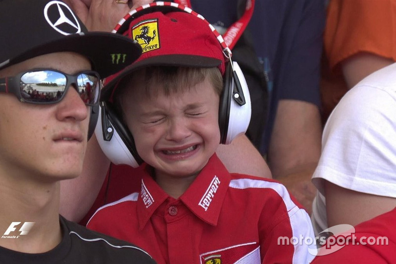 El niño que lloró después del retiro de Kimi Raikkonen