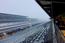 La pioggia si abbatte sull'Indianapolis Motor Speedway