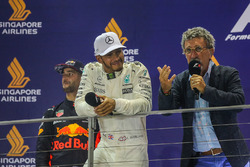 Podio: il vincitore della gara Lewis Hamilton, Mercedes AMG F1, il secondo classificato Daniel Ricci