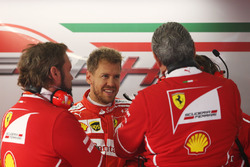 Sebastian Vettel, Ferrari, Maurizio Arrivabene, Ferrari Team Principal