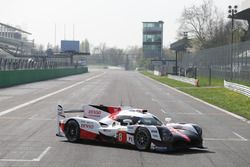 #8 Toyota Gazoo Racing, Toyota TS050 Hybrid: Anthony Davidson, Nicolas Lapierre, Kazuki Nakajima