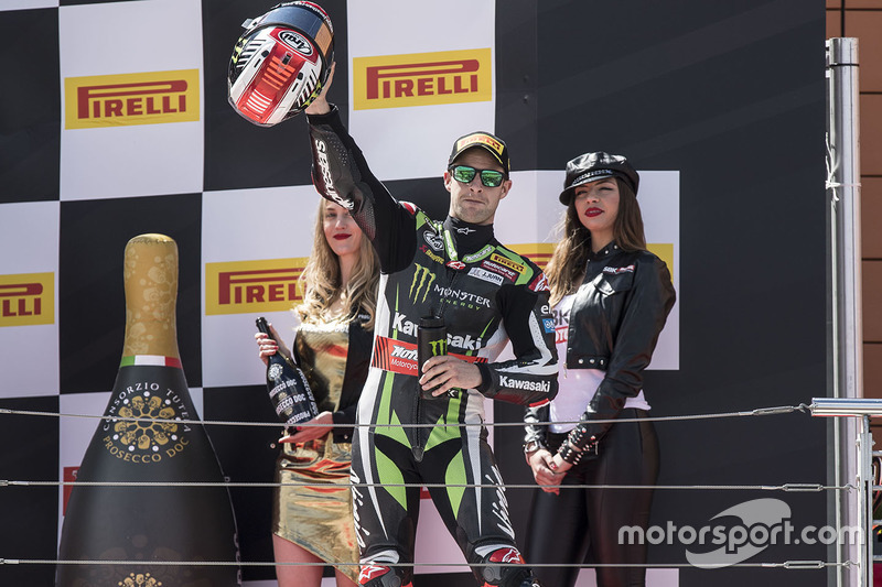 Podium: race winner Jonathan Rea, Kawasaki Racing