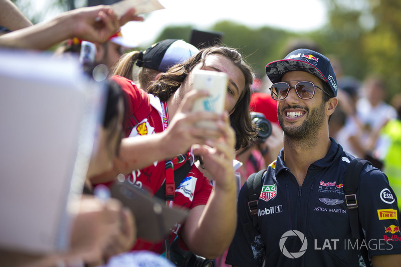 Daniel Ricciardo, Red Bull Racing poses for a selfie photo, the fans