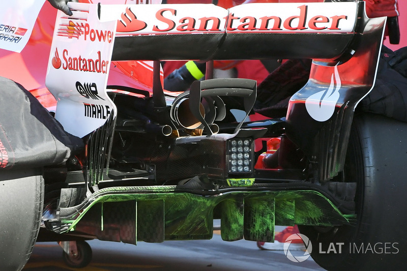 Charles Leclerc, Ferrari SF70H, avec de la peinture flow viz sur le diffuseur