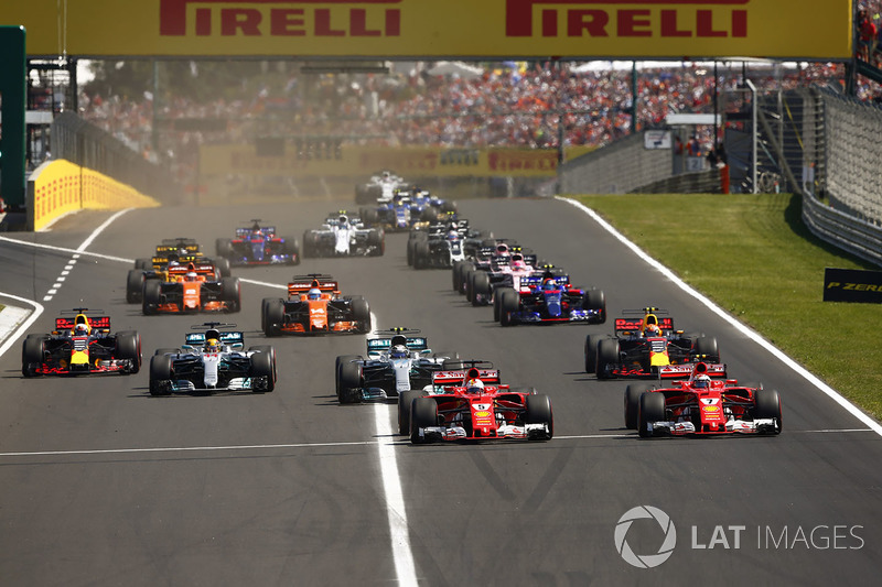 Sebastian Vettel, Ferrari SF70H, Kimi Raikkonen, Ferrari SF70H, Valtteri Bottas, Mercedes AMG F1 W08, Lewis Hamilton, Mercedes AMG F1 W08, Max Verstappen, Red Bull Racing RB13 e Daniel Ricciardo, Red Bull Racing RB13 alla partenza