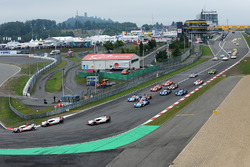 Start: #7 Toyota Gazoo Racing Toyota TS050 Hybrid: Mike Conway, Kamui Kobayashi, Jose Maria Lopez le