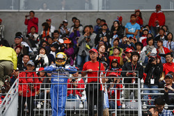 Un fan en traje de Ayrton Senna