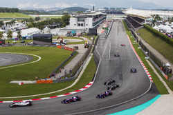 Lance Stroll, Williams FW40, Carlos Sainz Jr., Scuderia Toro Rosso STR12, Pierre Gasly, Scuderia Toro Rosso STR12, on the formation lap