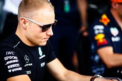 Valtteri Bottas, Mercedes AMG F1, signs autographs for fans