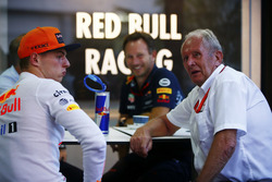 Max Verstappen, Red Bull Racing, Christian Horner, Team Principal, Red Bull Racing ed Helmut Marko,