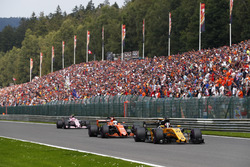 Nico Hulkenberg, Renault Sport F1 Team RS17, Fernando Alonso, McLaren MCL32, Esteban Ocon, Sahara Force India F1 VJM10
