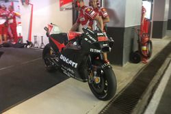 Jorge Lorenzo, Ducati Team with new aerodynamic winglet fairing