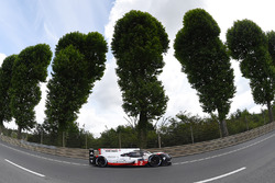 #2 Porsche Team Porsche 919 Hybrid: Timo Bernhard, Earl Bamber, Brendon Hartley