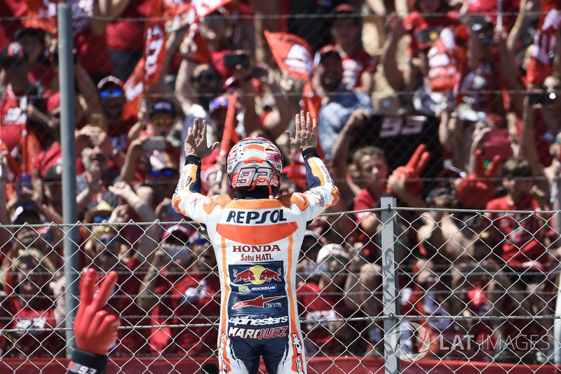 Marc Marquez, Repsol Honda Team fête sa position à l'arrivée