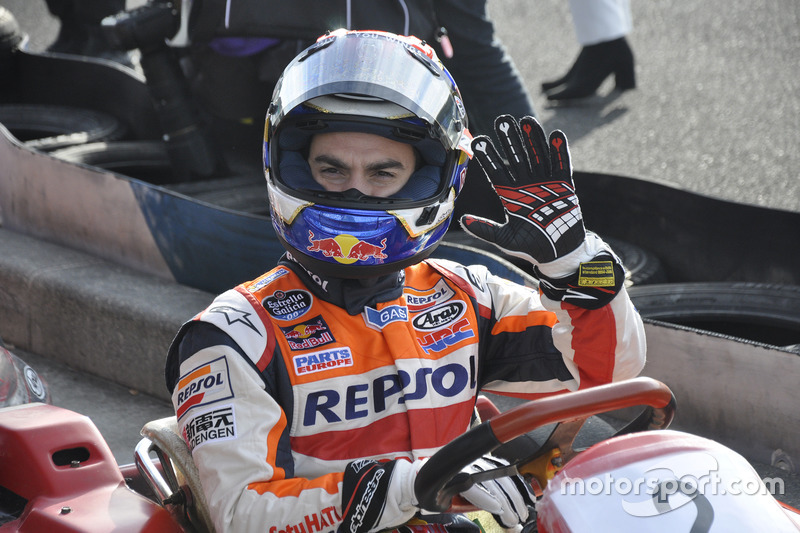 カートに乗るダニ・ペドロサ（Dani Pedrosa on KART）