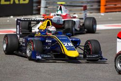 Kevin Joerg, DAMS leads Nirei Fukuzumi, ART Grand Prix
