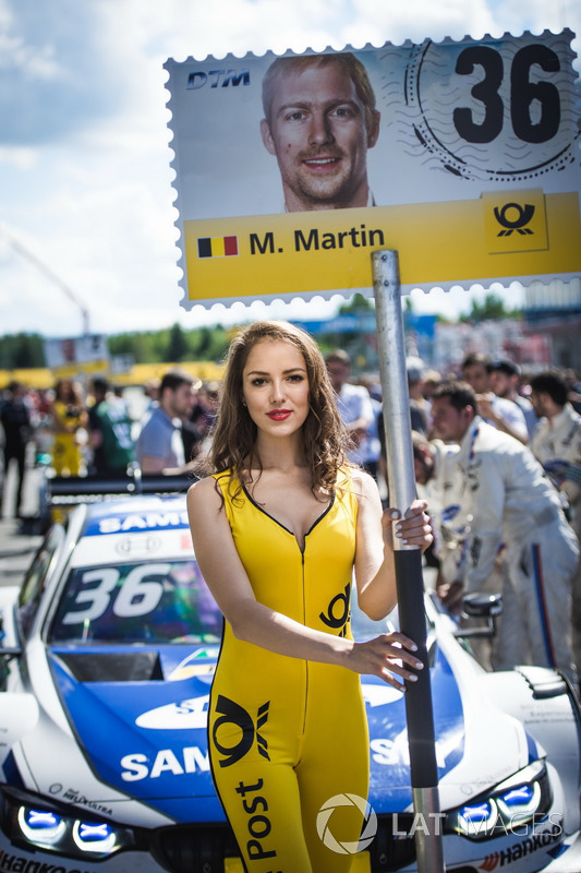 Gridgirl für Maxime Martin, BMW Team RBM, BMW M4 DTM