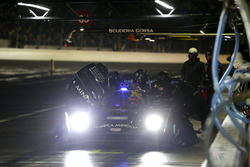 Pit stop, #10 Wayne Taylor Racing Cadillac DPi: Ricky Taylor, Jordan Taylor, Max Angelelli, Jeff Gor