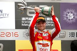 Podyum: 2. Felix Rosenqvist, SJM Theodore Racing by Prema Dallara Mercedes