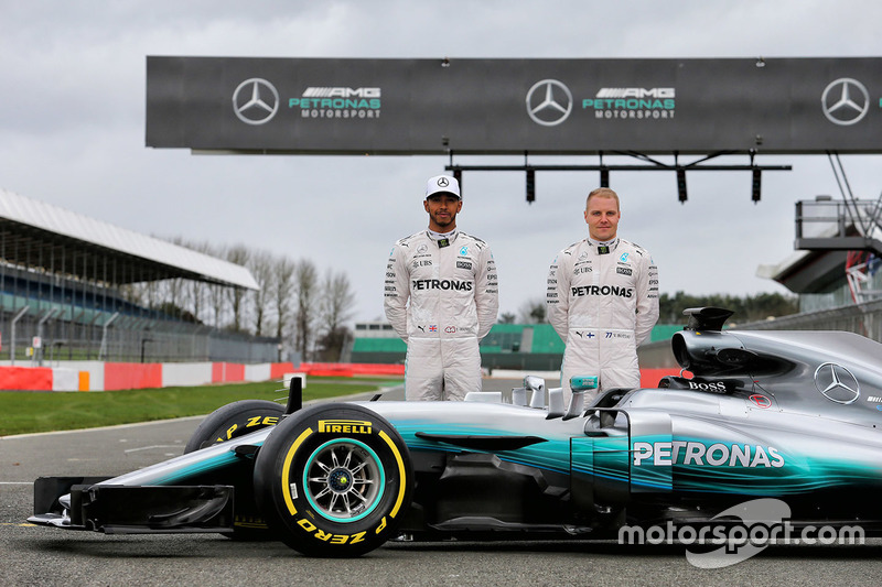 Lewis Hamilton, Mercedes AMG F1; Valtteri Bottas, Mercedes AMG F1