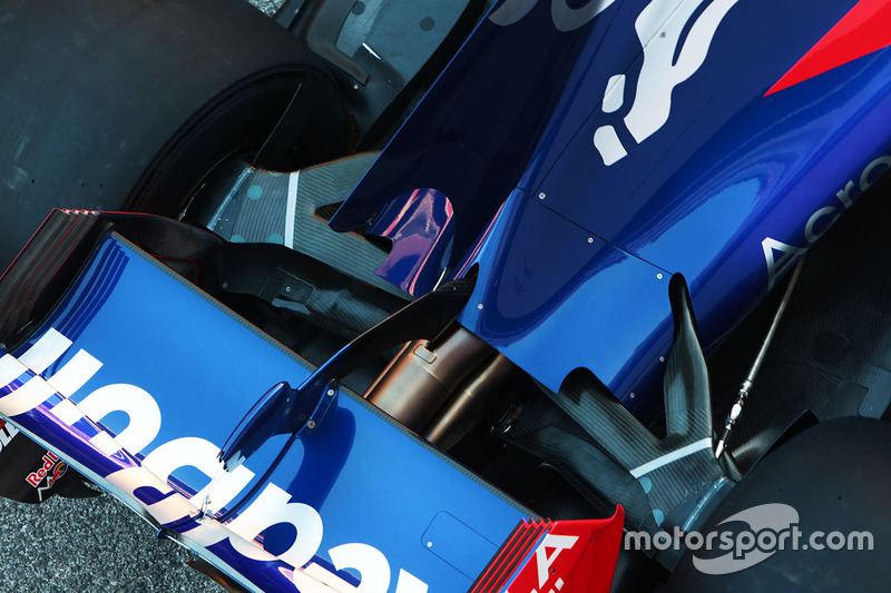 Задня частина Scuderia Toro Rosso STR12