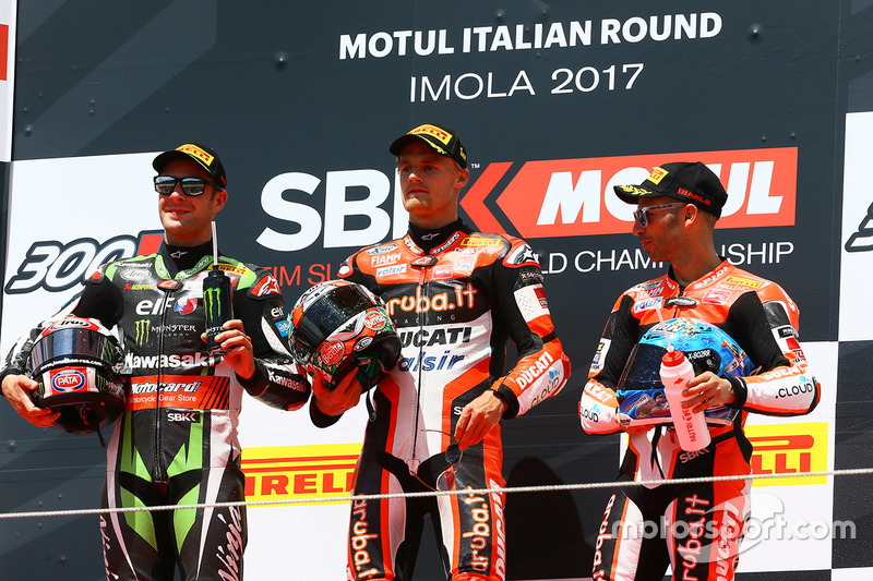 Podio: ganador de la carrera Chaz Davies, Ducati Team, segundo lugar Jonathan Rea, Kawasaki Racing, tercer lugar Marco Melandri, Ducati Team