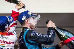 Podium: race winner Sébastien Buemi, Renault e.Dams, third place Nick Heidfeld, Mahindra Racing