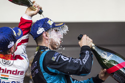 Podio: il vincitore della gara Sébastien Buemi, Renault e.Dams, il terzo qualificato Nick Heidfeld,