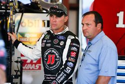Kevin Harvick, Stewart-Haas Racing Ford and Greg Zipadelli