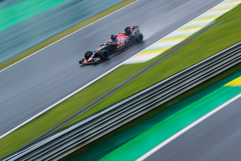 2016 год. За рулем болида Toro Rosso STR11 по ходу гонки