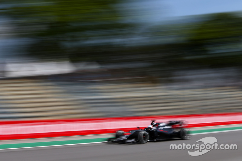 Fernando Alonso (ESP) McLaren F1  11.11.2016. Formula 1 World Championship, Rd 20, Brazilian Grand Prix, Sao Paulo, Brazil, Practice Day. - www.xpbimages.com, EMail: requests@xpbimages.com - copy of publication required for printed pictures. Every used picture is fee-liable. © Copyright: Charniaux / XPB Images