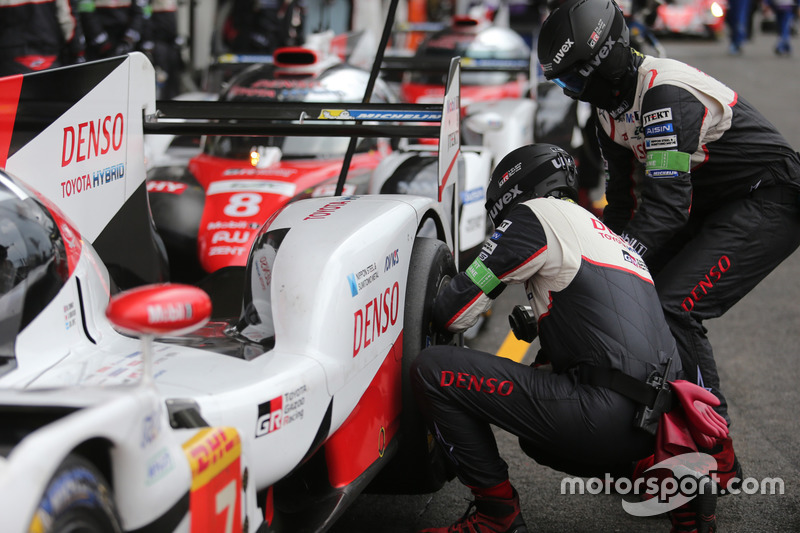 #7 Toyota Gazoo Racing Toyota TS050 Hybrid: Mike Conway, Kamui Kobayashi