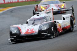 #2 Porsche Team Porsche 919 Hybrid: Timo Bernhard, Earl Bamber, Brendon Hartley