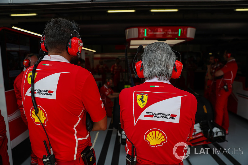 Maurizio Arrivabene, Ferrari Team Principal and Riccardo Adami, Ferrari Race Engineer