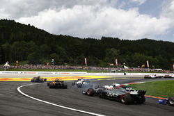 Kevin Magnussen, Haas F1 Team VF-17, Lance Stroll, Williams FW40, Felipe Massa, Williams FW40, Stoffel Vandoorne, McLaren MCL32, Jolyon Palmer, Renault Sport F1 Team RS17 et Carlos Sainz Jr., Scuderia Toro Rosso STR12