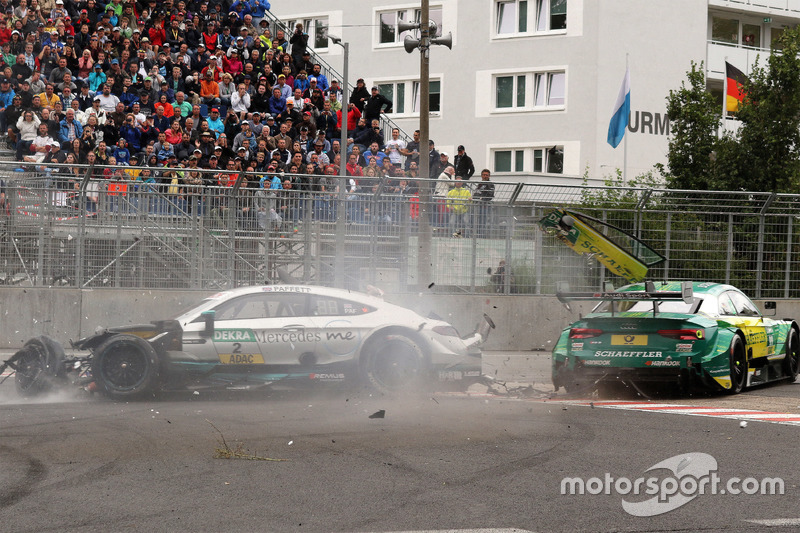 Accidente de Gary Paffett, Mercedes-AMG Team HWA, Mercedes-AMG C63 DTM y Mike Rockenfeller, Audi Spo