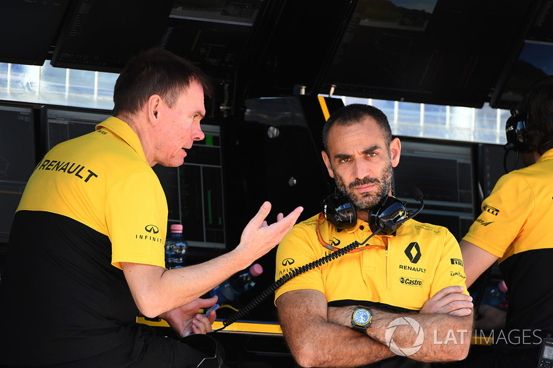 Alan Permane, Renault Sport F1 Team carrera Ingeniero; Cyril Abiteboul, Managing Director de Renault