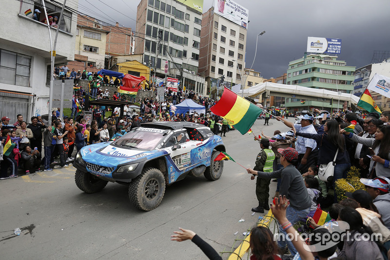 #318 Peugeot 3008 DKR: Romain Dumas, Alain Guehennec 