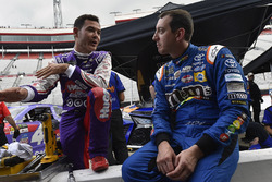 Kyle Larson, Chip Ganassi Racing Chevrolet, Kyle Busch, Joe Gibbs Racing Toyota